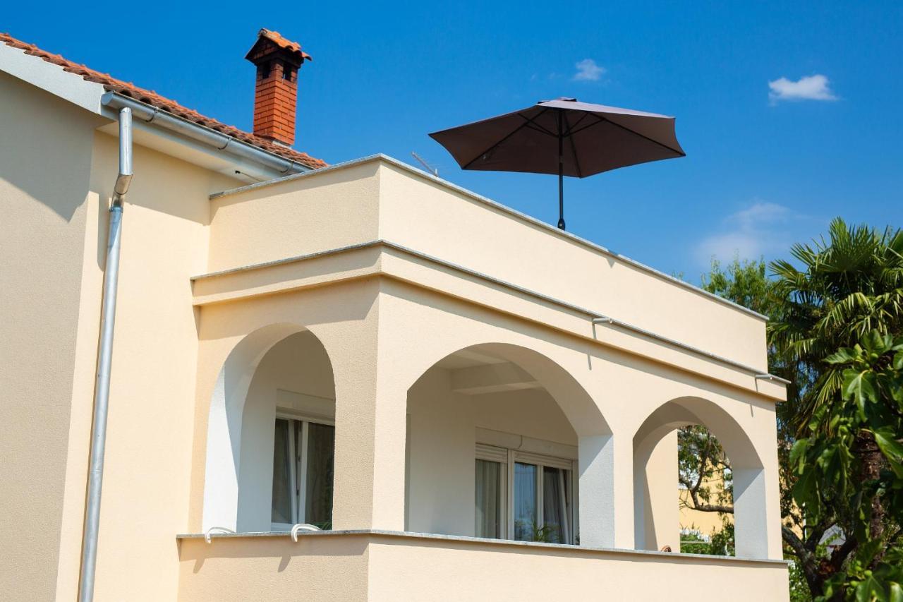 Apartment Lipovac Малинска Екстериор снимка