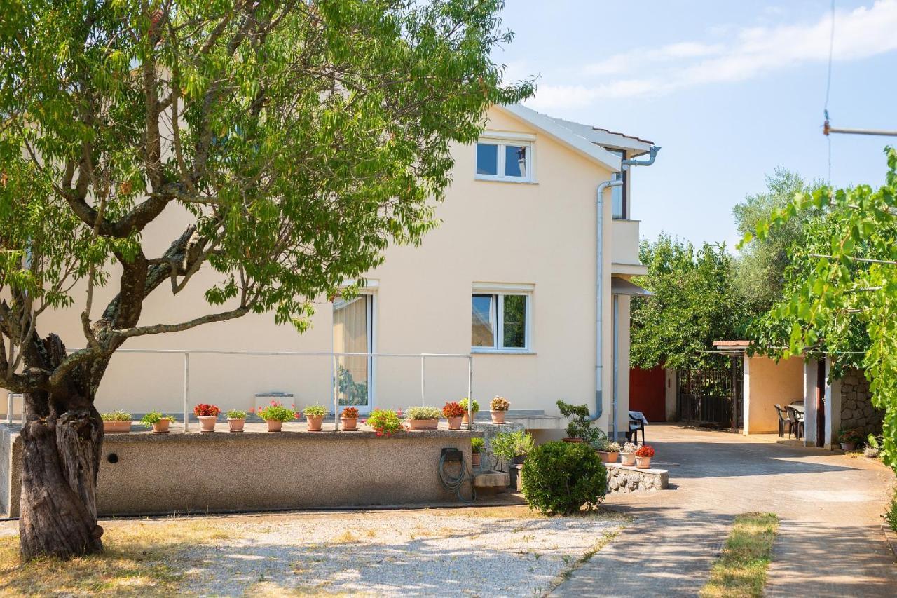 Apartment Lipovac Малинска Екстериор снимка