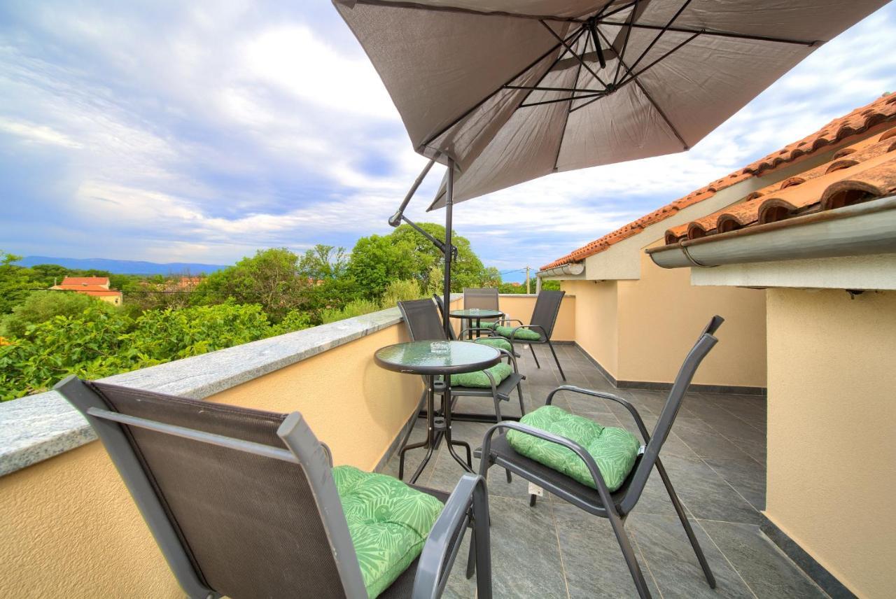 Apartment Lipovac Малинска Екстериор снимка