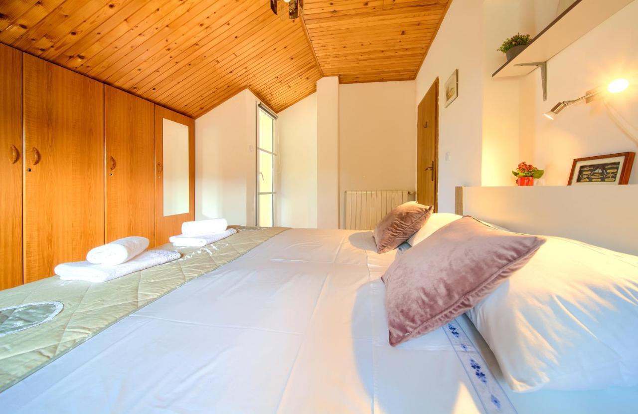 Apartment Lipovac Малинска Екстериор снимка