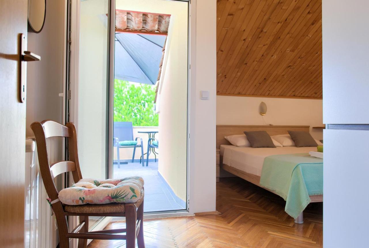 Apartment Lipovac Малинска Екстериор снимка